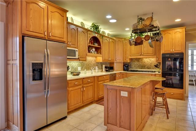 2318 Castleman Dr, Nashville, TN 37215