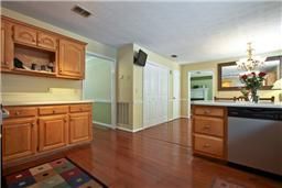 2415 Riverstone Dr, Murfreesboro, TN 37128