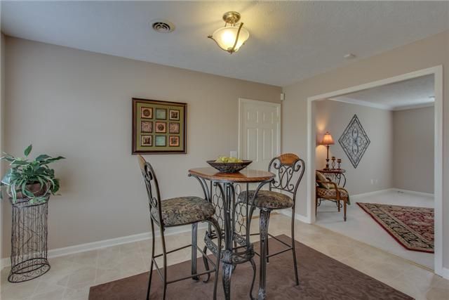 1989 Bishop Ave, Murfreesboro, TN 37127