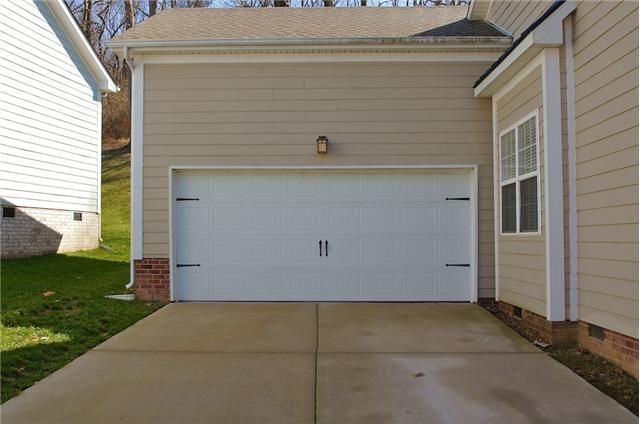 8340 Saint Danasus Dr, Nashville, TN 37211