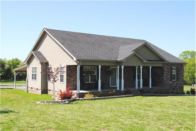656 Chipman Rd, Bethpage, TN 37022