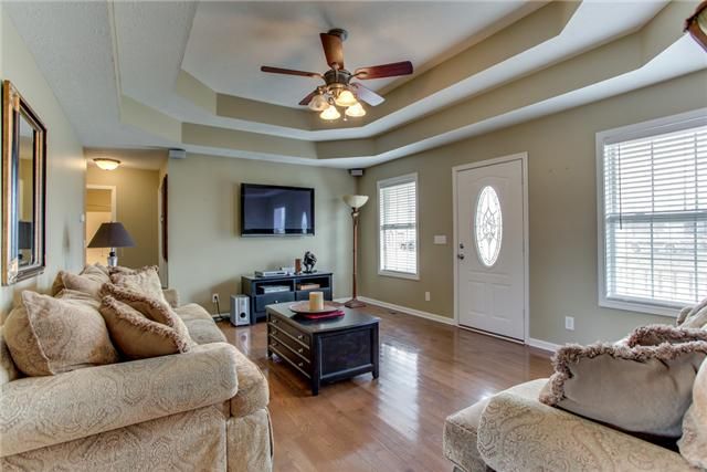 6013 Legacy Dr, Springfield, TN 37172