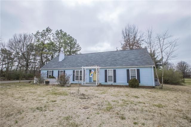 2527 Foxfire Ct, Murfreesboro, TN 37129