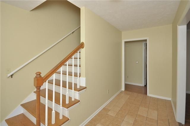 906 Prince Ln, Murfreesboro, TN 37129