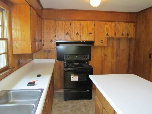 1009 Davidson Dr, Dickson, TN 37055