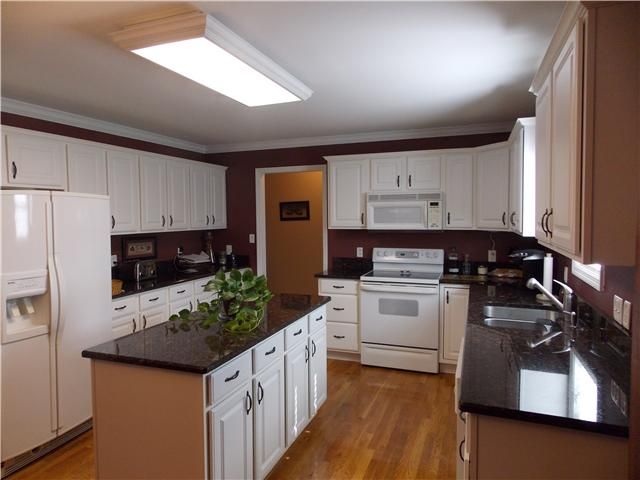 2037 N Amber Dr, Spring Hill, TN 37174