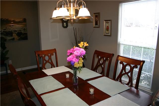 1004 E Mccoury Ln, Murfreesboro, TN 37130