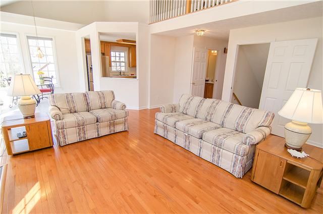 328 Spring Valley Dr, Cottontown, TN 37048