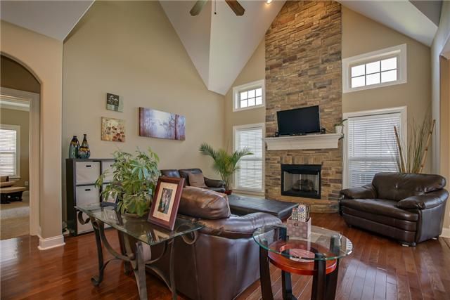 280 Quad Oak Dr, Mount Juliet, TN 37122
