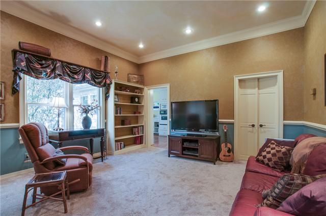 321 3rd Ave S, Franklin, TN 37064