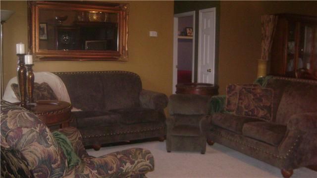 873 Leigh Ln, Gallatin, TN 37066