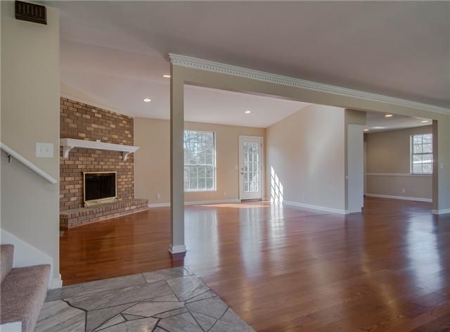 348 Clearlake Dr W, Nashville, TN 37217