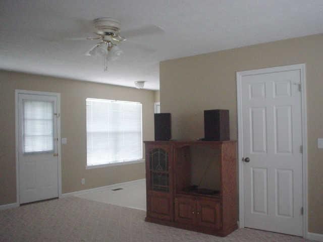 107 Travis Dr, Dickson, TN 37055