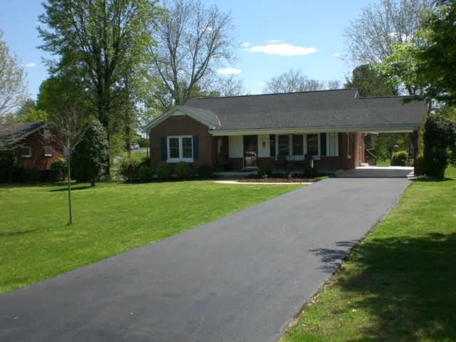 140 N Laurel Cir, Columbia, TN 38401