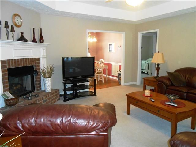 1310 Dann Dr, Murfreesboro, TN 37129