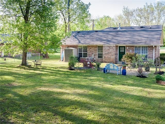 150 Alpha Dr, Gallatin, TN 37066