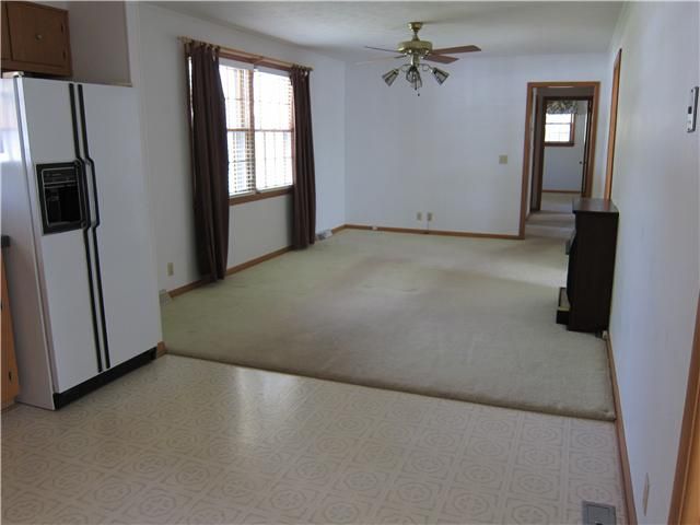 202 Royal Oak Dr, Dickson, TN 37055