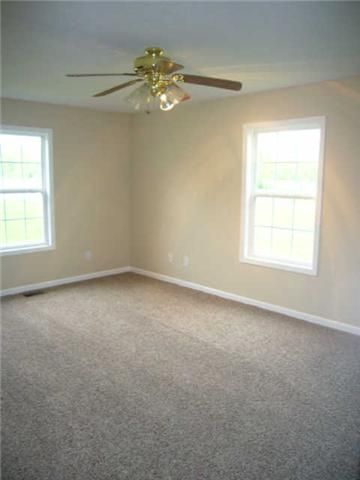 1067 Mount Vernon Rd, Bethpage, TN 37022