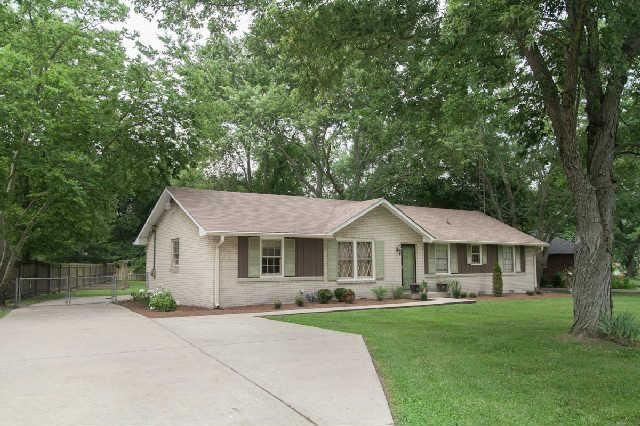 8044 Regency Dr, Nashville, TN 37221
