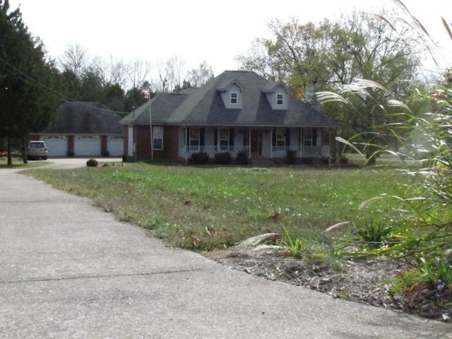 727 Steeplechase Dr, Lebanon, TN 37090