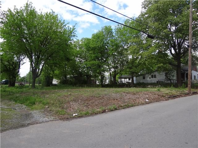 102 17th Ave E, Springfield, TN 37172