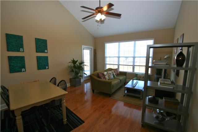 3201 Aspen Grv Apt B7 #B-7, Franklin, TN 37067
