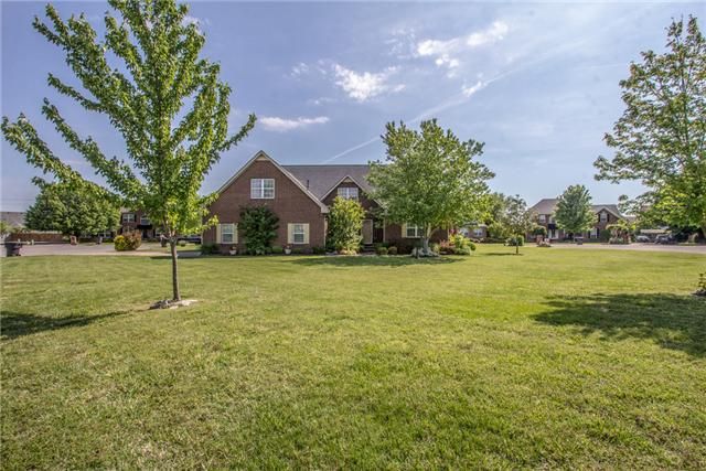 1711 Benjamin Dr, Murfreesboro, TN 37128
