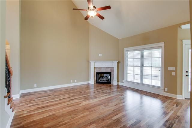 2132 Slater Dr, Murfreesboro, TN 37128