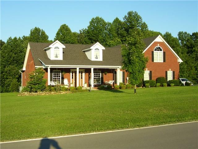2395 Lights Chapel Rd, Greenbrier, TN 37073