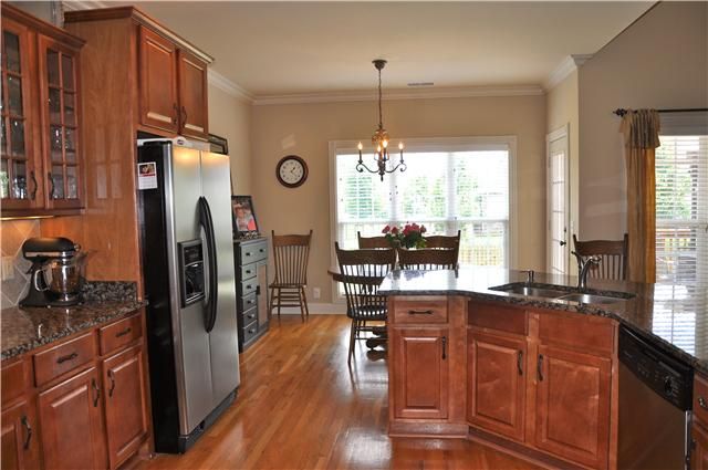6002 Afton Ct, Thompsons Station, TN 37179