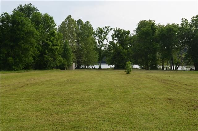 2425 Lake Shore Dr, Spring Hill, TN 37174