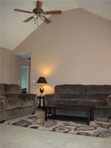 3121 Chapel Hills Dr, Murfreesboro, TN 37129