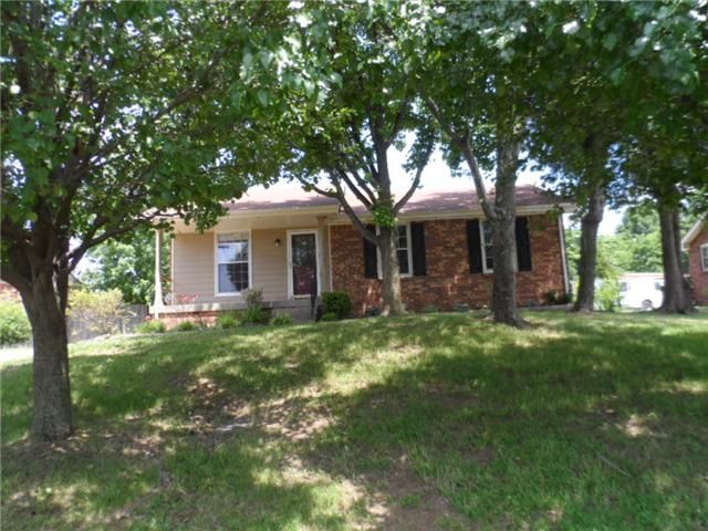 242 Township Dr, Hendersonville, TN 37075
