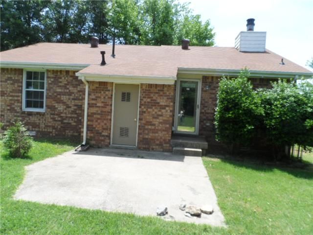 242 Township Dr, Hendersonville, TN 37075