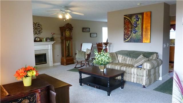 108 Blackhawk Ct, White House, TN 37188