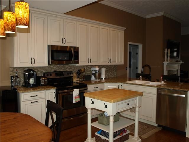 2825 Meadow Gln, Mount Juliet, TN 37122