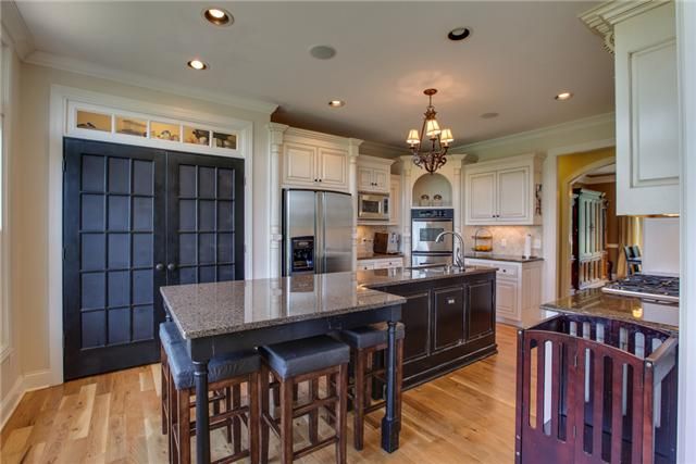 1034 Stonebridge Park Dr, Franklin, TN 37069