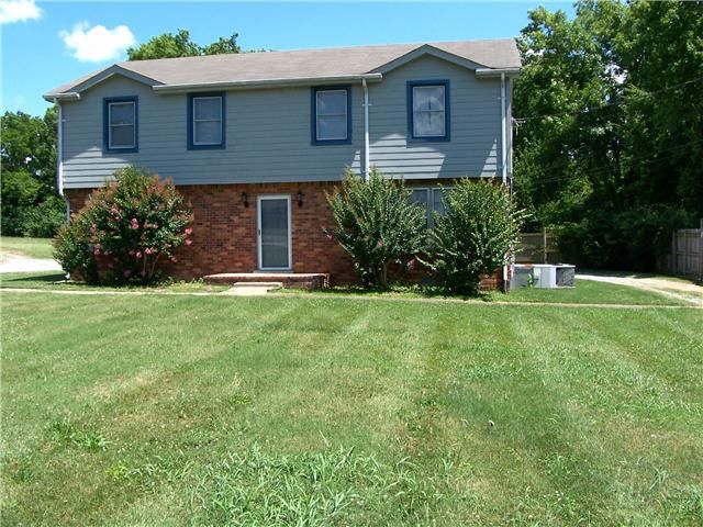 100A Hunters Trl, Hendersonville, TN 37075