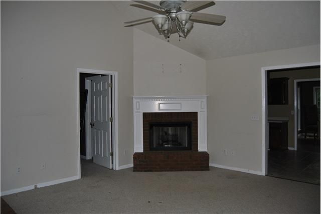 435 Honor Ct, Murfreesboro, TN 37127
