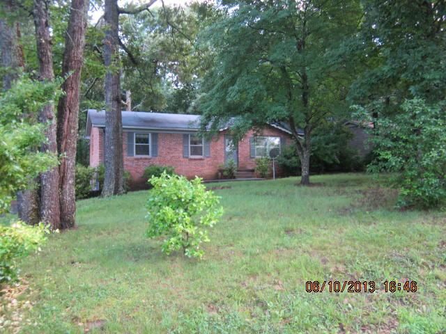 121 Ravenwood Cir, Dickson, TN 37055