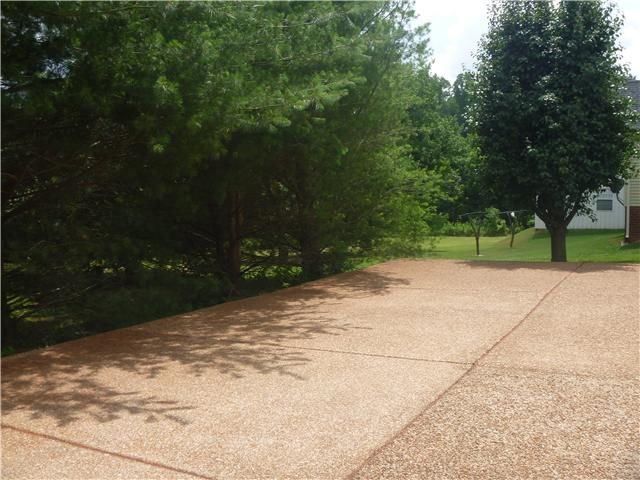 409 Hobbs Dr, White House, TN 37188