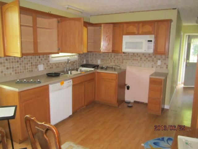 986 Pack Rd, White Bluff, TN 37187