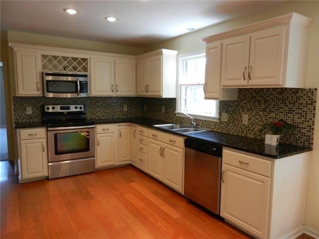 2205 Oakwood Dr W, Franklin, TN 37064