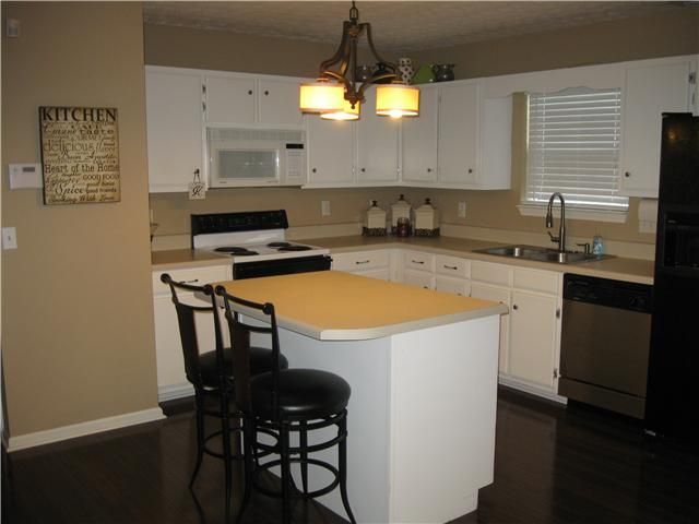 2814 Castlerea Dr, Murfreesboro, TN 37128