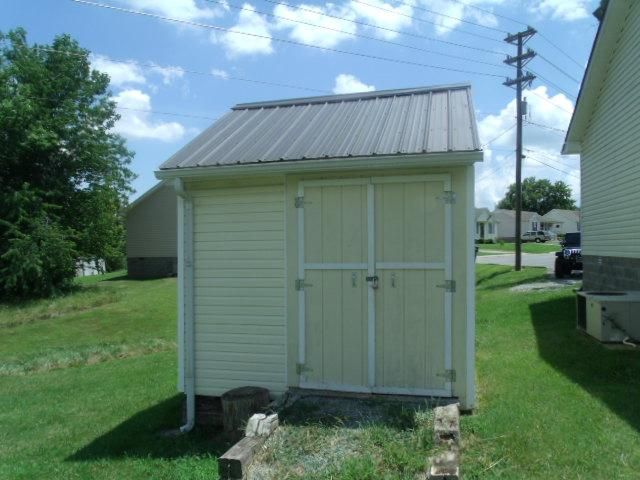 215 Park Meadow Pt, Springfield, TN 37172