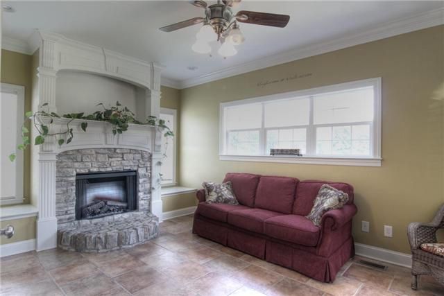982 Allen Rd, Murfreesboro, TN 37129