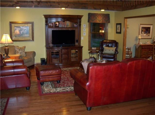 401 Maplewood Dr, Greenbrier, TN 37073