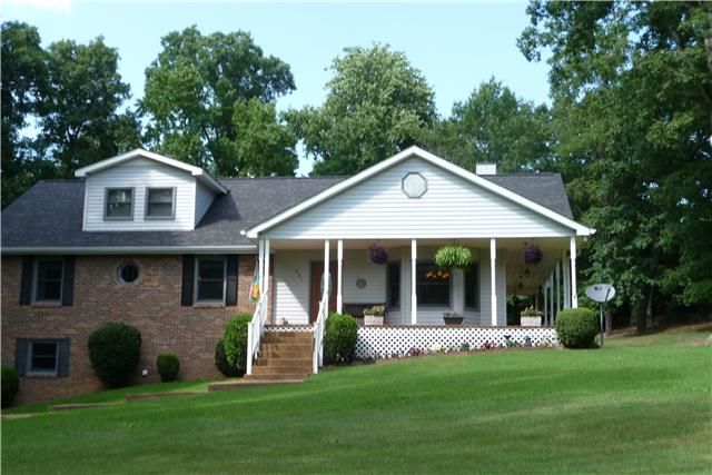401 Maplewood Dr, Greenbrier, TN 37073