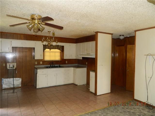 2710 Combs Dr, Nashville, TN 37207