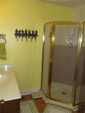 57 Key Hollow Ln, Pleasant Shade, TN 37145